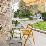 Im Erdgeschoss- Beim Beruehmten Znjan-strand By Interhome Apartman