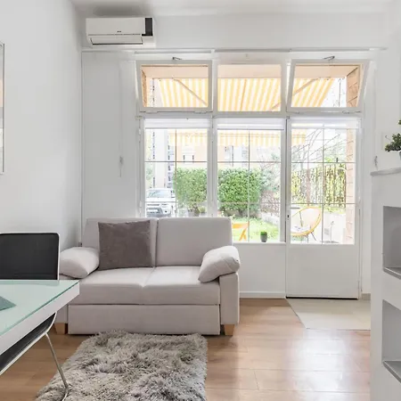 Im Erdgeschoss- Beim Beruehmten Znjan-strand By Interhome Split