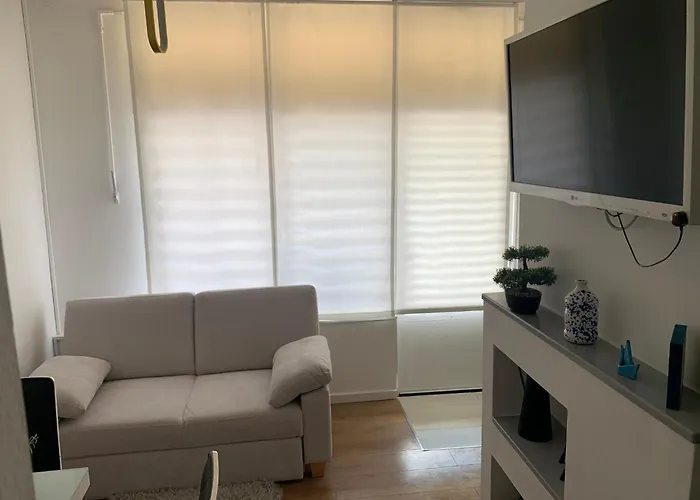 Apartment Im Erdgeschoss- Beim Beruehmten Znjan-strand By Interhome