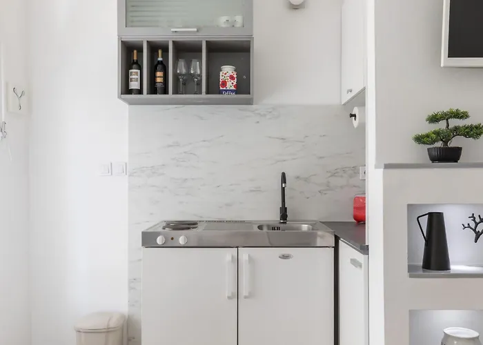 Apartment Im Erdgeschoss- Beim Beruehmten Znjan-strand By Interhome Split