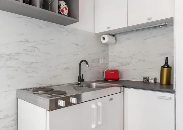 Apartment Im Erdgeschoss- Beim Beruehmten Znjan-strand By Interhome *