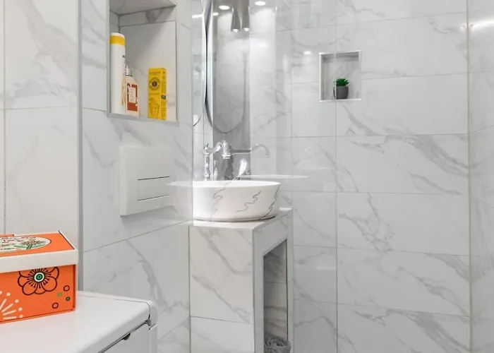 Apartment Im Erdgeschoss- Beim Beruehmten Znjan-strand By Interhome