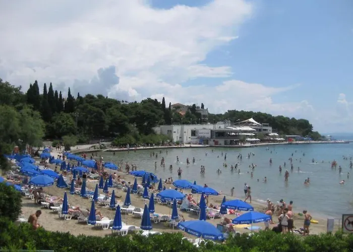 Apartment Im Erdgeschoss- Beim Beruehmten Znjan-strand By Interhome Split