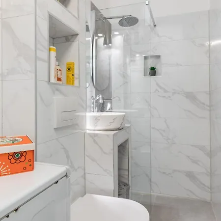 Apartamento Im Erdgeschoss- Beim Beruehmten Znjan-strand By Interhome