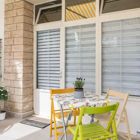 Im Erdgeschoss- Beim Beruehmten Znjan-strand By Interhome Apartamento *