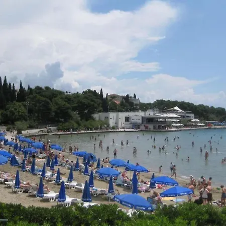 Apartamento Im Erdgeschoss- Beim Beruehmten Znjan-strand By Interhome Split