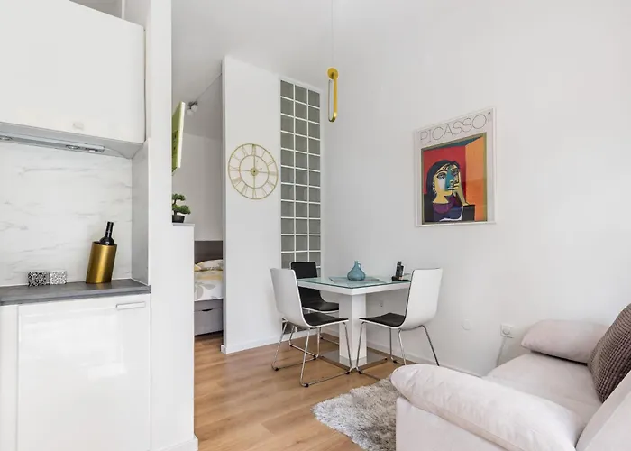 아파트 Im Erdgeschoss- Beim Beruehmten Znjan-strand By Interhome *