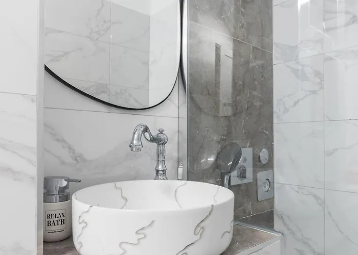 아파트 Im Erdgeschoss- Beim Beruehmten Znjan-strand By Interhome 스플리트